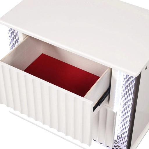 Fabio Contemporary Style King 4PC Bedroom set Made with Diamond-Shaped Side Accents, LED Lighting and Wood in White Finish Default -DTYStore