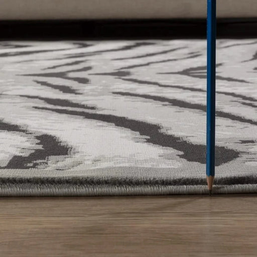 Hide GC_CHD1005 Gray 5 ft. 3 in. x 7 ft. Area Rug Default -DTYStore