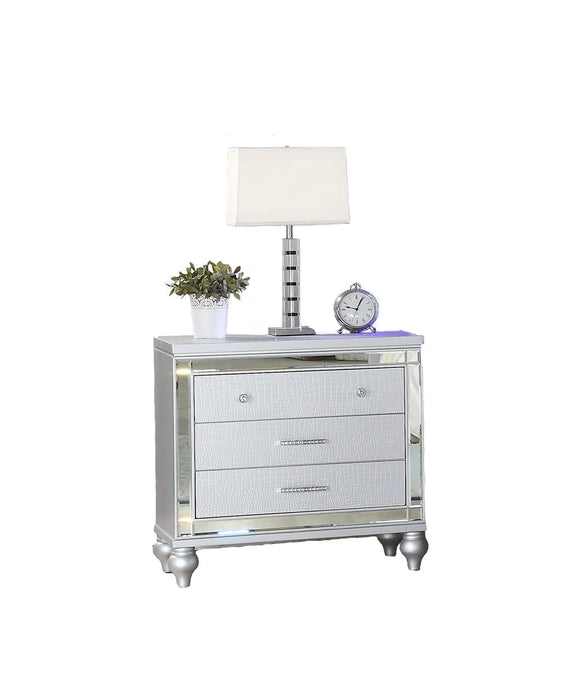 LIZELLE Upholstery Wooden Queen 4 PC Bedroom set with Ambient lighting in Gray Velvet Finish(CA INVENTORY) Default -DTYStore