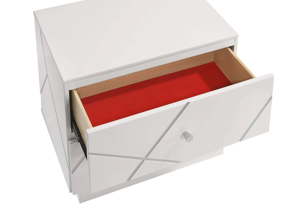 Manhattan Queen 4-Piece Bedroom Set – Modern Design with Lacquer Finish, Geometric Accents, and LED Lighting Default -DTYStore